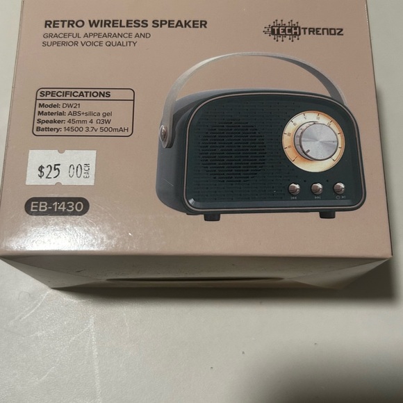 Send Ur Price? Super Cute Retro Wireless Speaker 🔈 - Picture 2 of 4